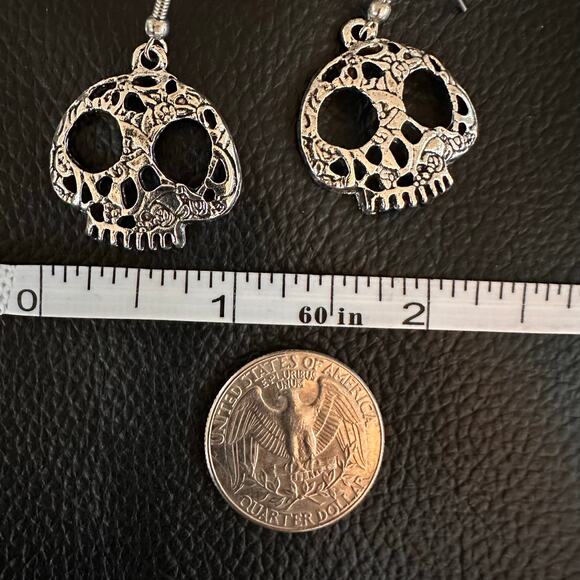 Gothic Day of the Dead Skull Silver Tone earrings - Picture 3 of 3